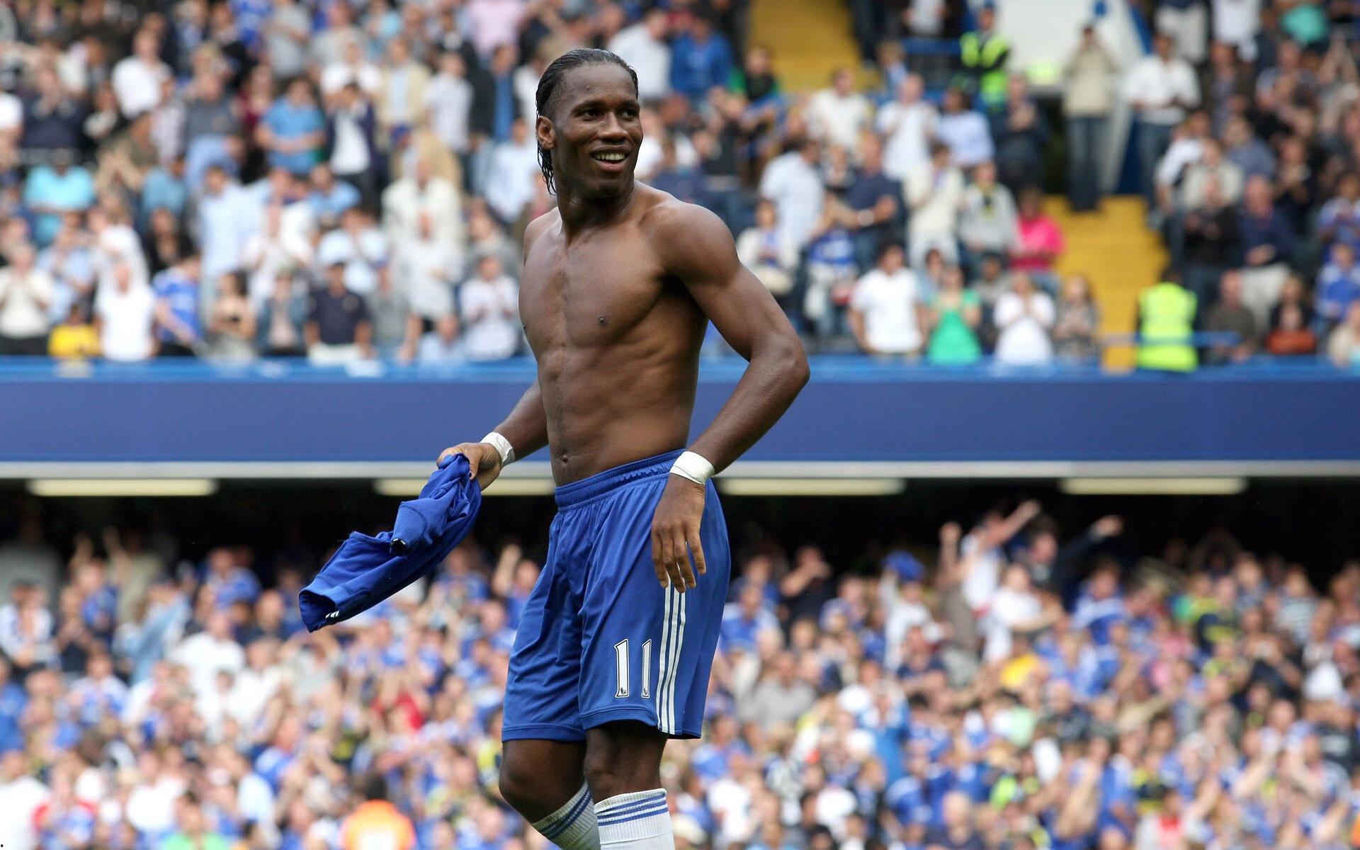 曼联财政巨亏引争议，财政公平法案为何难撼豪门？深度剖析足球金融特权阶级现象